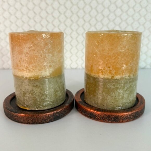 NWT Set of 2  Beige & Green Pillar Candles & Nantucket House Distressed Holders - Picture 1 of 6